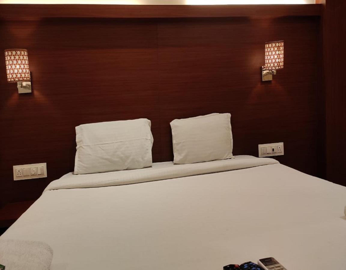 Malad Fabhotel Spring Inn - Nr Borivali Station מראה חיצוני תמונה