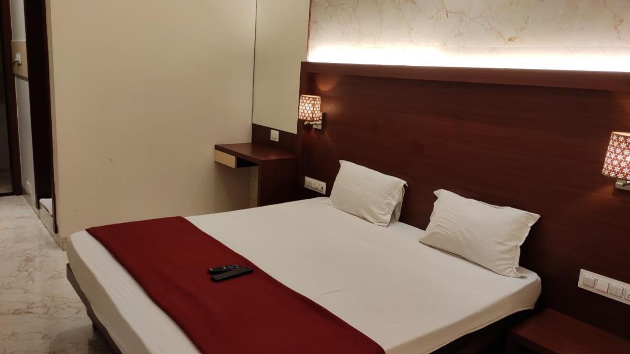 Malad Fabhotel Spring Inn - Nr Borivali Station מראה חיצוני תמונה